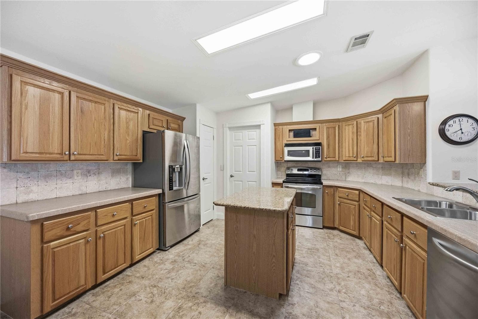 Manufactured Home at 18 EMDEN CIR, PUNTA GORDA, photo 14 of 58