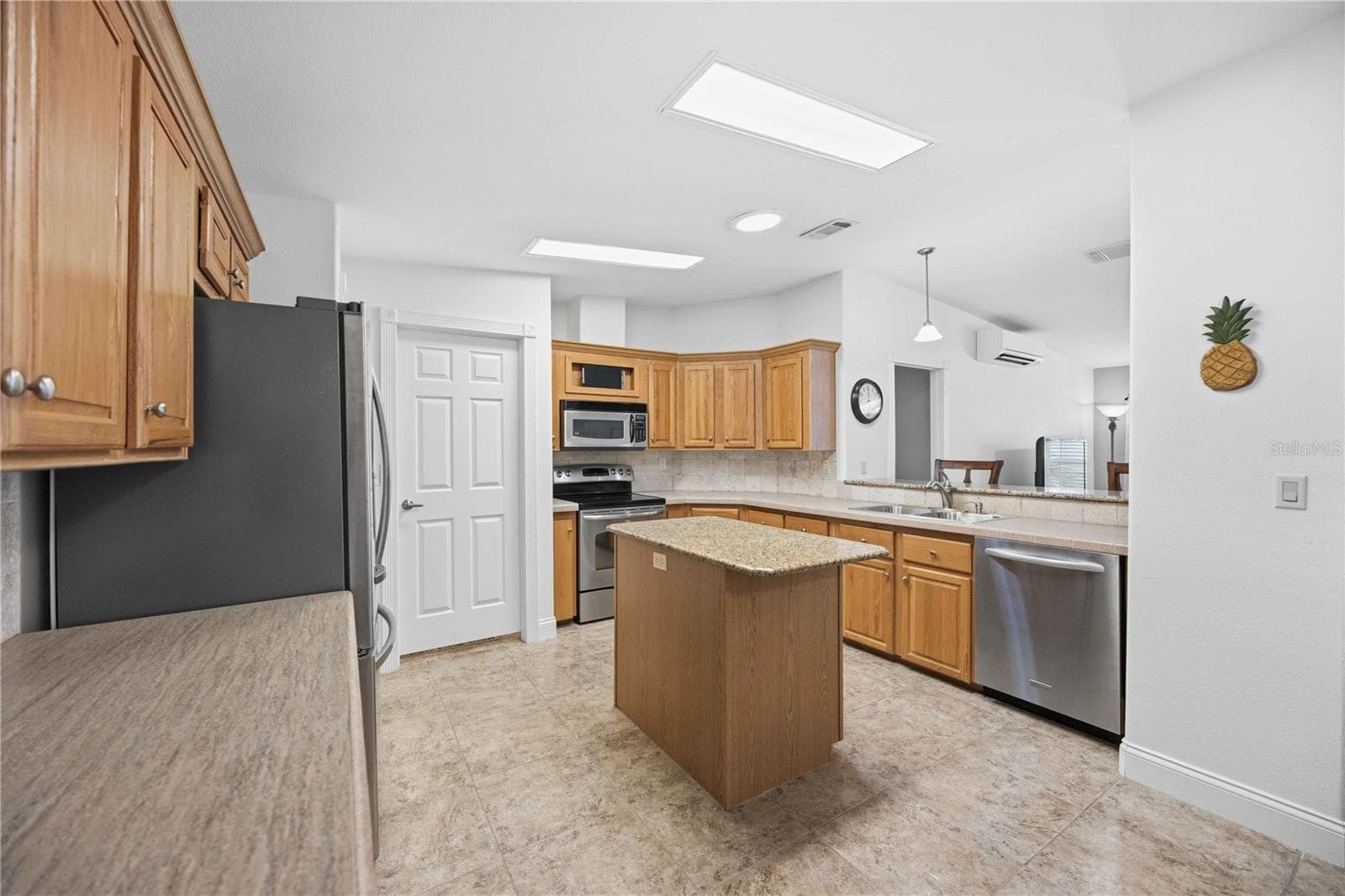 Manufactured Home at 18 EMDEN CIR, PUNTA GORDA, photo 15 of 58
