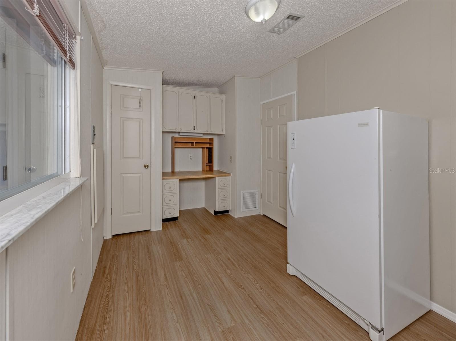 Manufactured Home at 592 PORTSIDE DR, NORTH PORT, photo 28 of 65