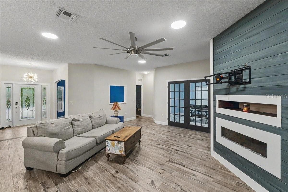 Single Family Residence at 1830 ORANGE TREE DR, EDGEWATER, photo 12 of 24