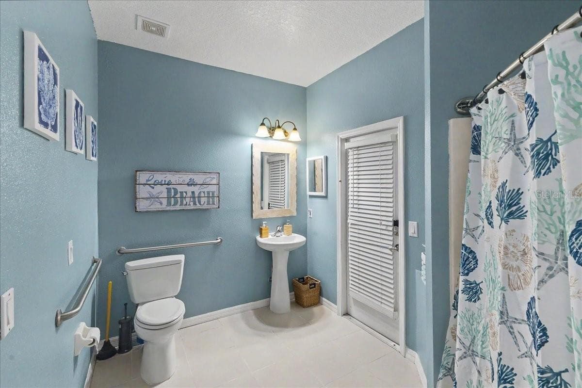 Single Family Residence at 1830 ORANGE TREE DR, EDGEWATER, photo 15 of 24