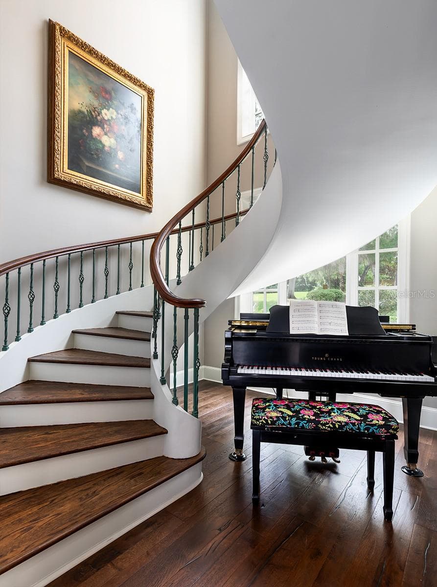 Spectacular architectural features - 1351 N CLASSIC CT, LONGWOOD