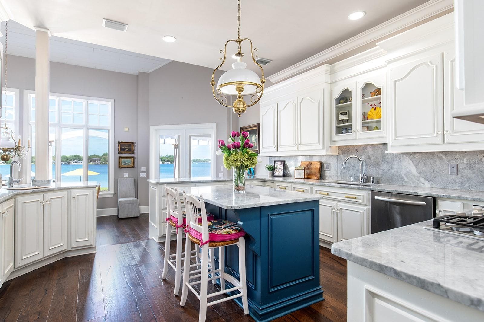 EXCITE the CHEF with this dream kitchen while overlooking expansive water views! - 1351 N CLASSIC CT, LONGWOOD