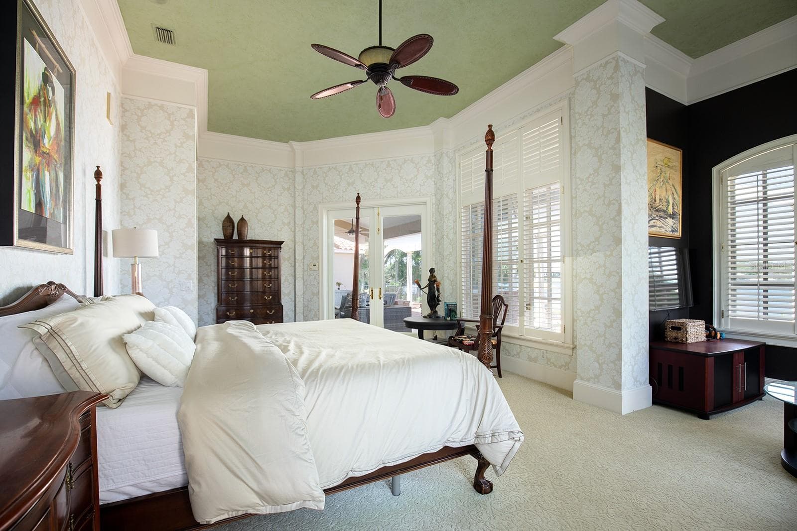 Stunning pool and water views from your expansive master bedroom/ sitting room. - 1351 N CLASSIC CT, LONGWOOD