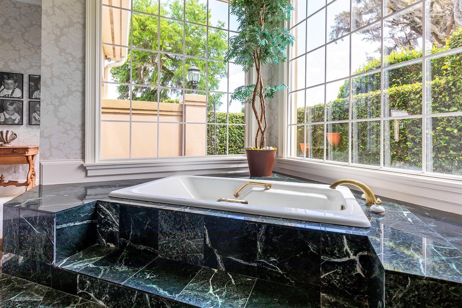 You will feel like you are on vacation and a 5-star resort in your very own bathroom retreat. - 1351 N CLASSIC CT, LONGWOOD