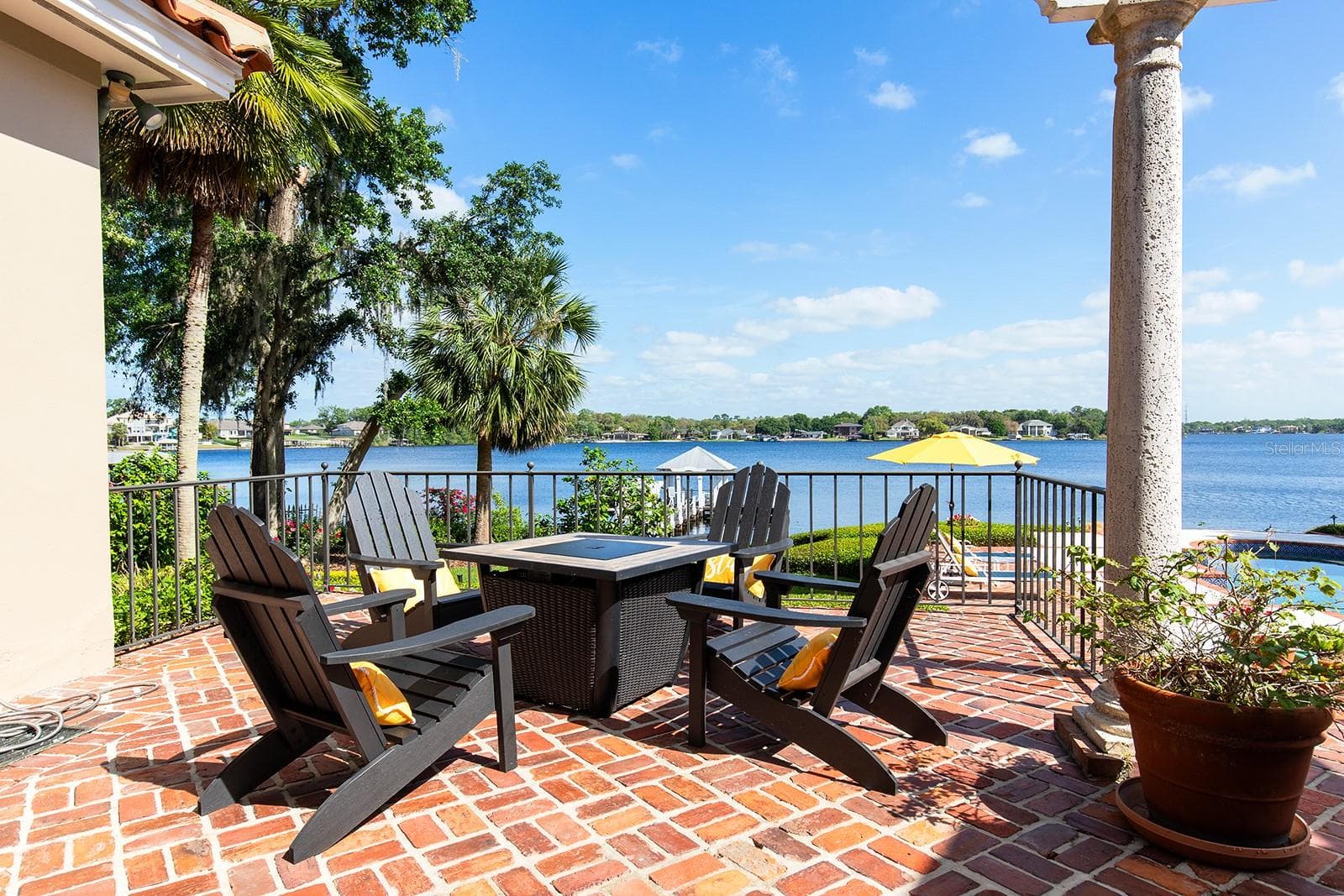 Snuggle by the fire pit on those chilly evenings - 1351 N CLASSIC CT, LONGWOOD