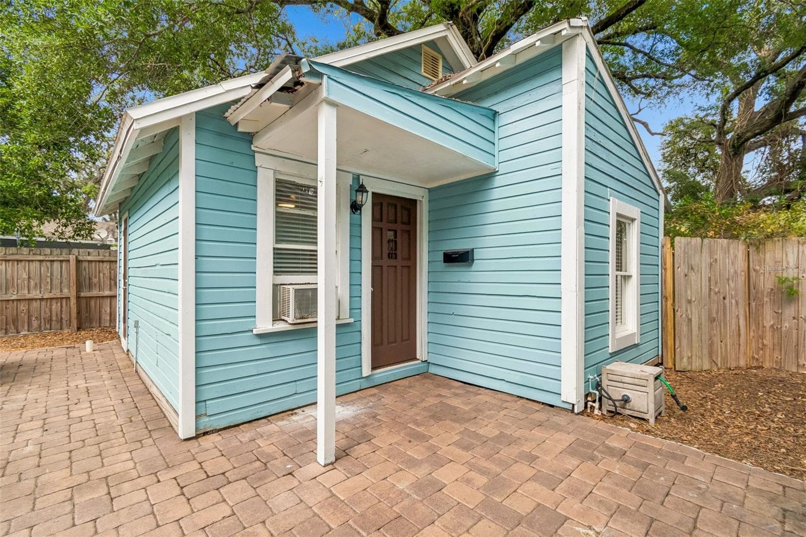 Guest House - 1220 E EMMA ST, TAMPA