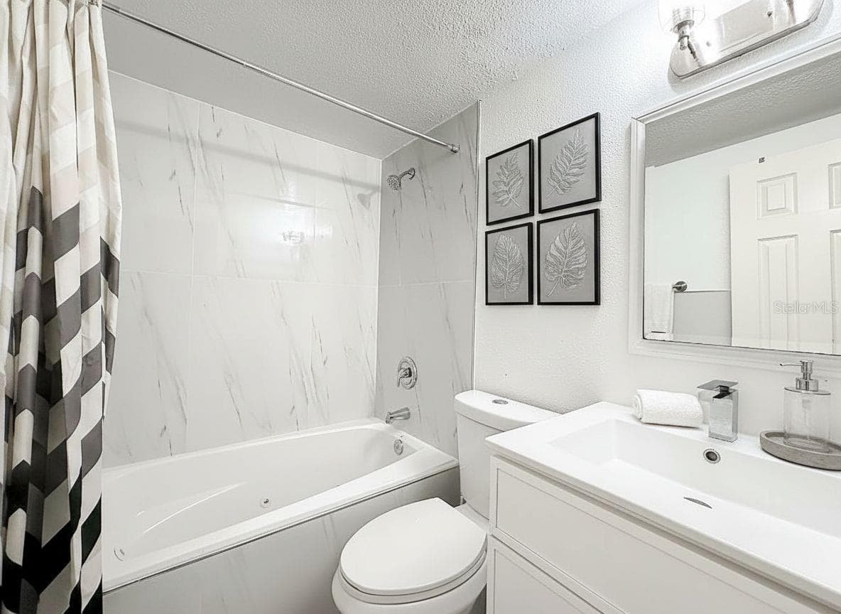 Bathroom - 544 MERCURY AVE, ORLANDO