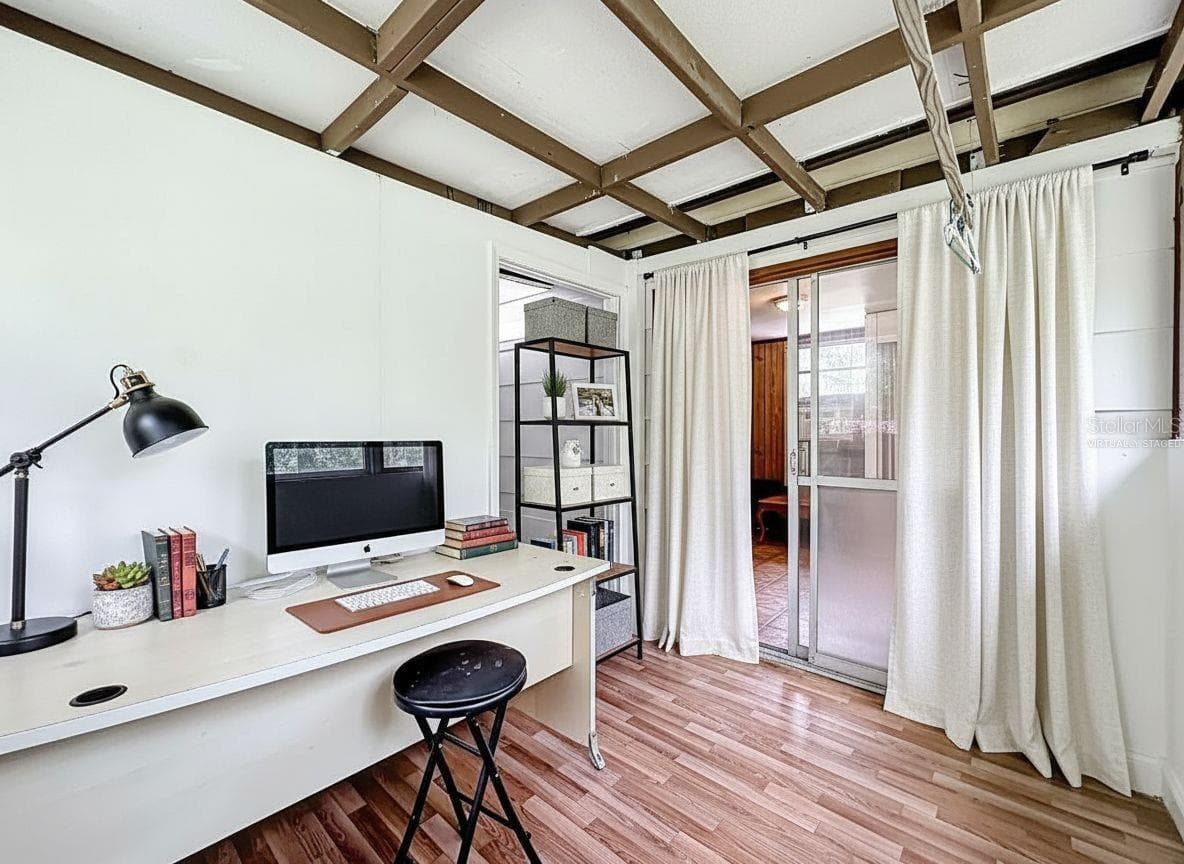 Virtually staged office - 544 MERCURY AVE, ORLANDO