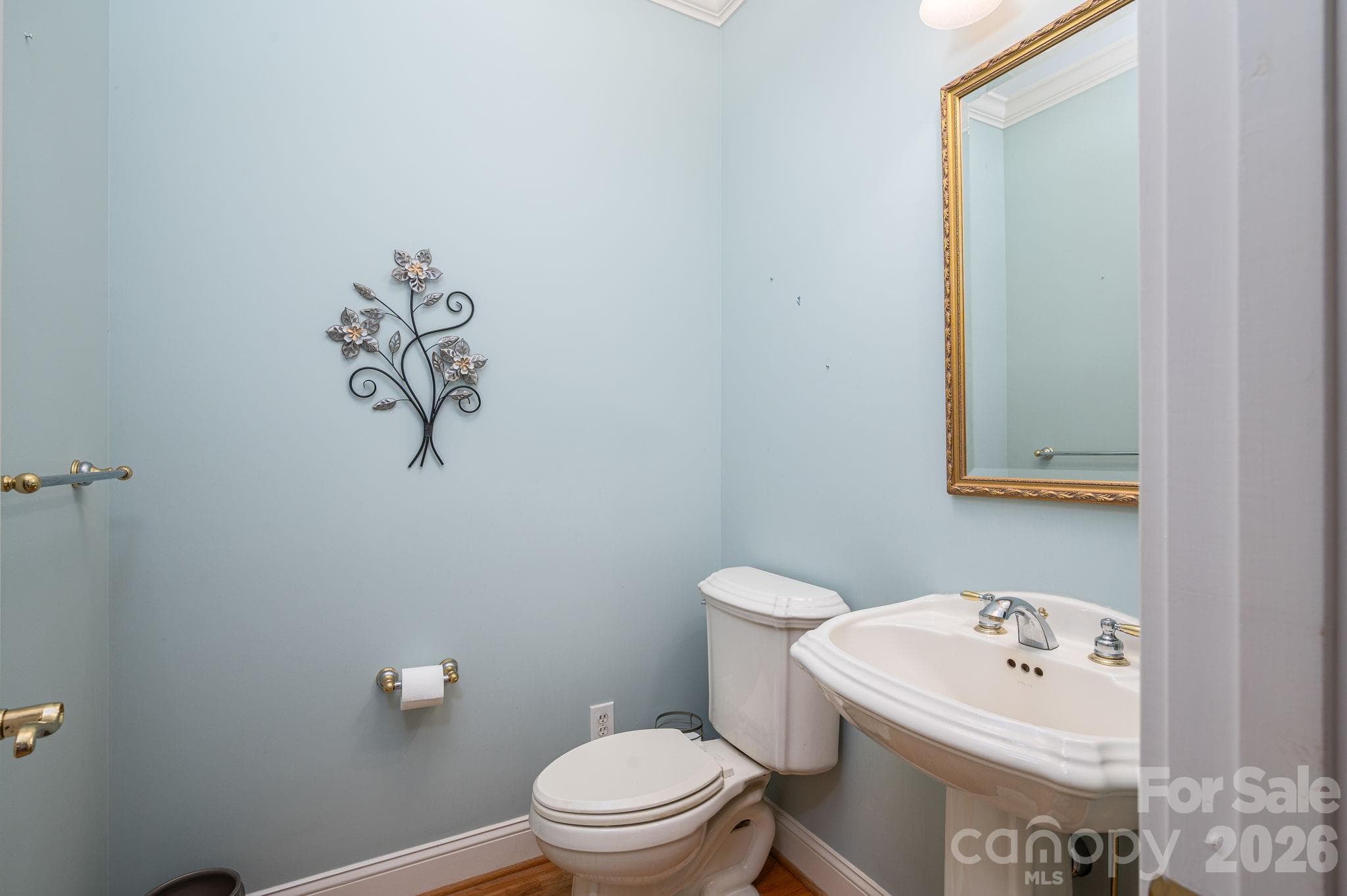 Half Bath - 110 Elizabeth Court, Mount Holly