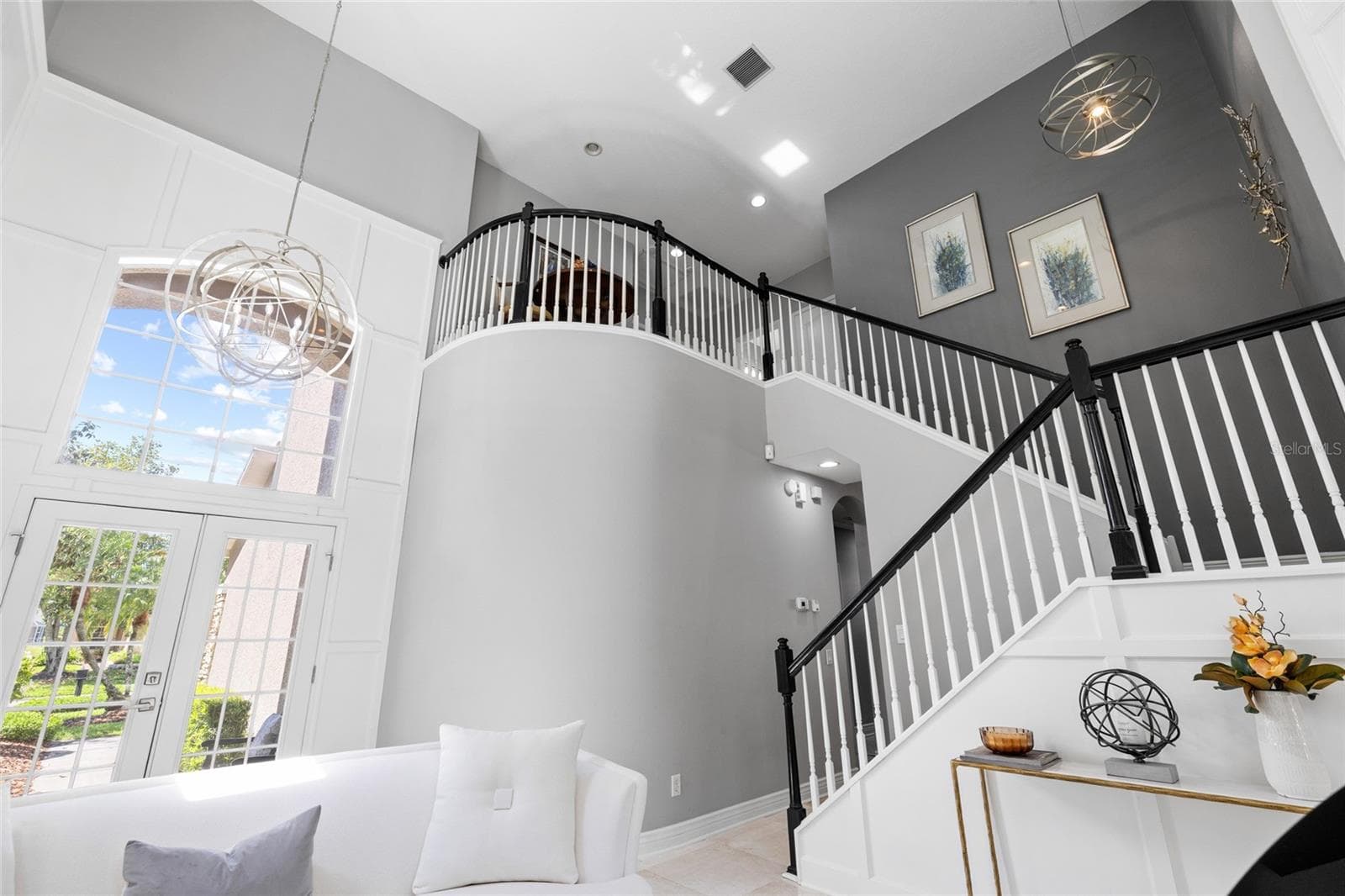 Volute Staircase - 9642 GRETNA GREEN DR, TAMPA