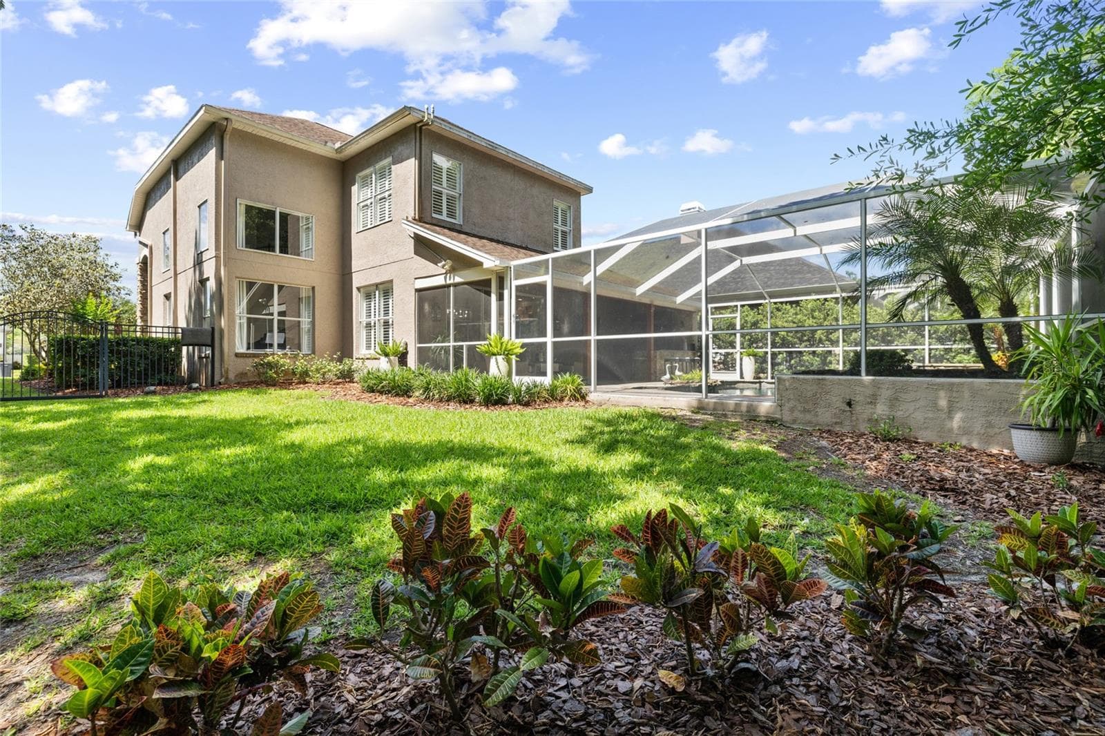 Side & Rear Yard - 9642 GRETNA GREEN DR, TAMPA