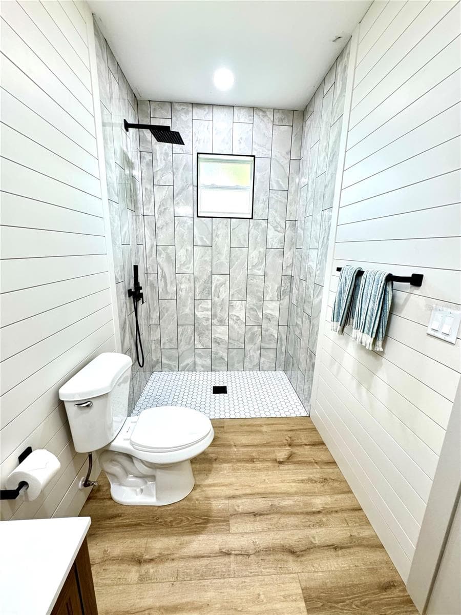 Unit 1 Primary bathroom - 1306 NW 8TH ST #1 & 2, OCALA