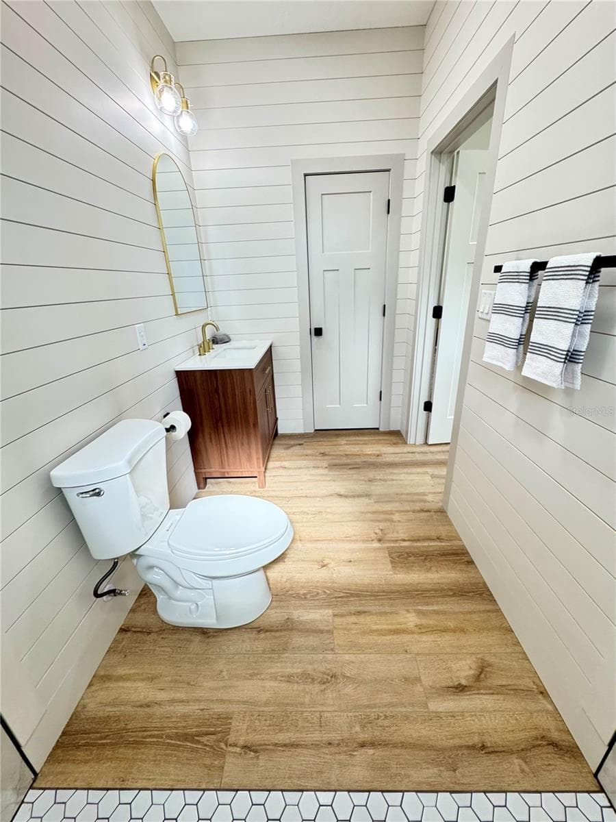 Unit 1 Primary bathroom - 1306 NW 8TH ST #1 & 2, OCALA
