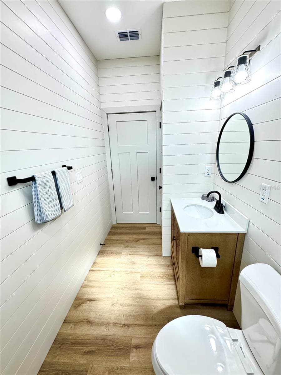 Unit 2 bathroom 2 - 1306 NW 8TH ST #1 & 2, OCALA