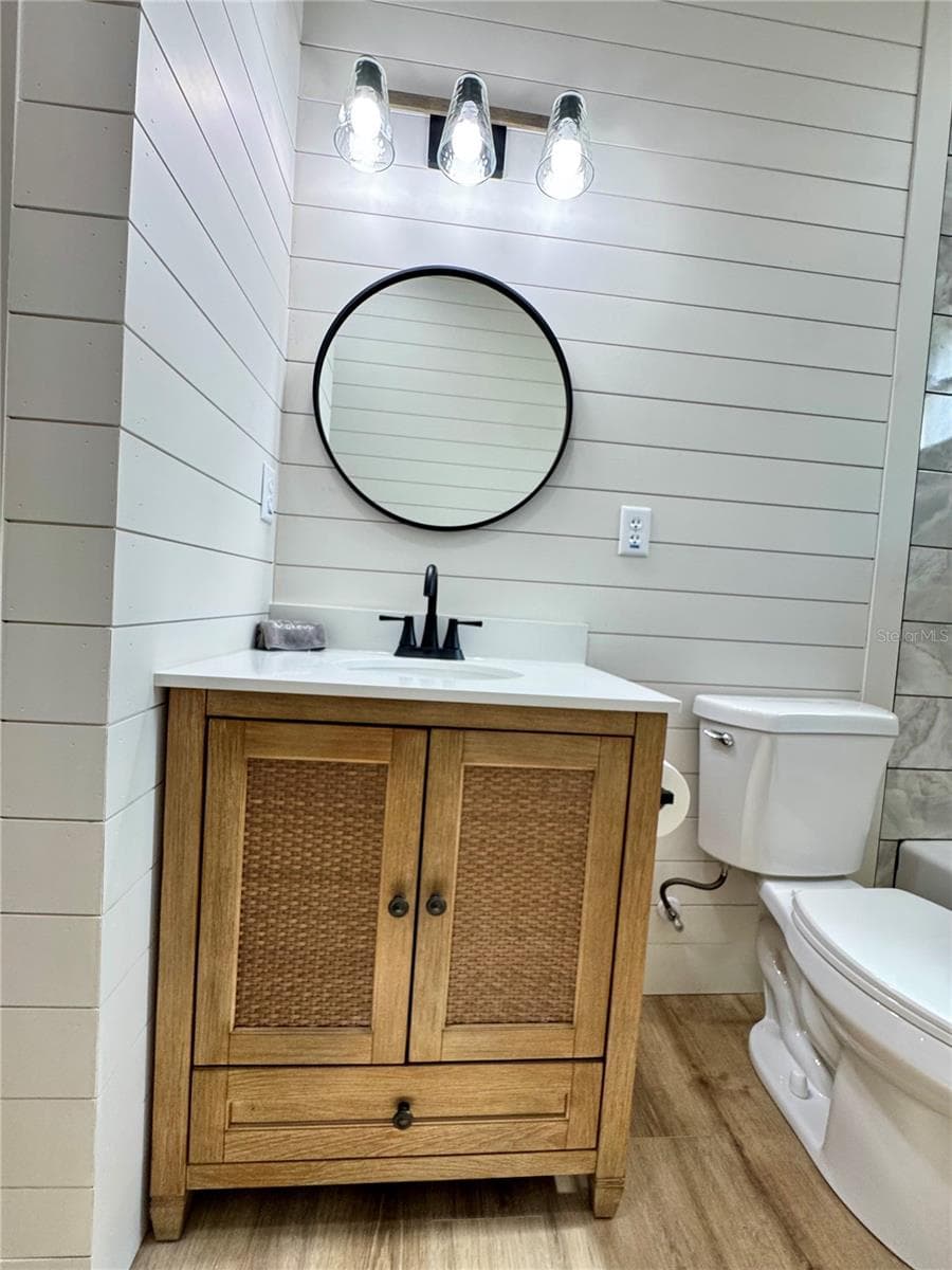 Unit 2 bathroom 2 - 1306 NW 8TH ST #1 & 2, OCALA