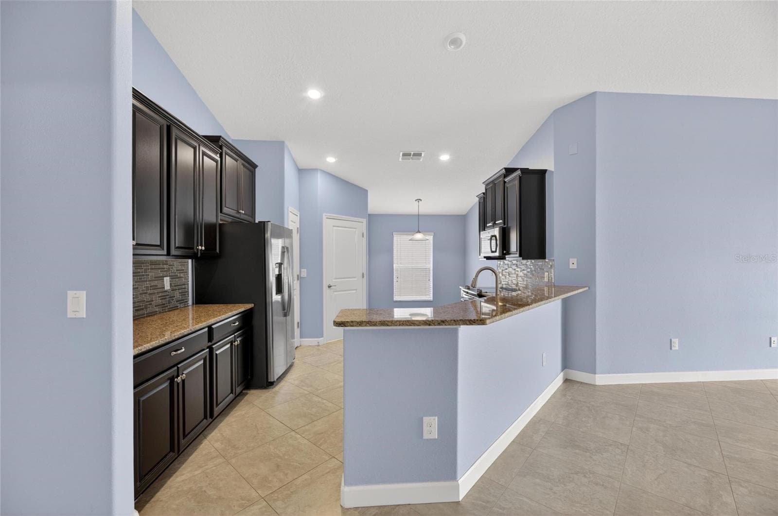 Single Family Residence at 13168 GREEN VIOLET DR, RIVERVIEW, photo 11 of 74