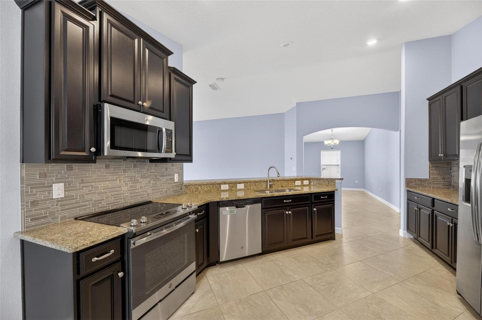 Single Family Residence at 13168 GREEN VIOLET DR, RIVERVIEW, photo 14 of 74