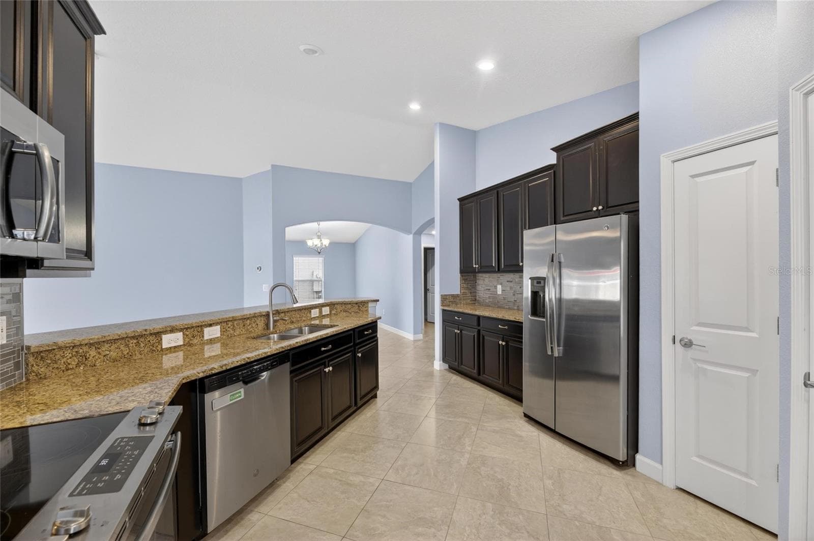 Single Family Residence at 13168 GREEN VIOLET DR, RIVERVIEW, photo 15 of 74