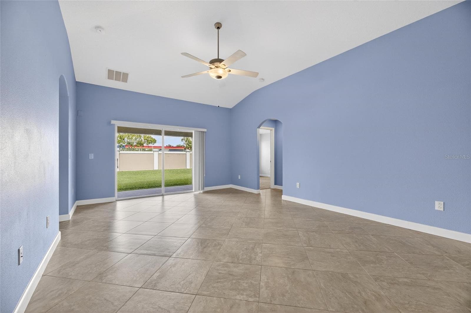 Single Family Residence at 13168 GREEN VIOLET DR, RIVERVIEW, photo 33 of 74