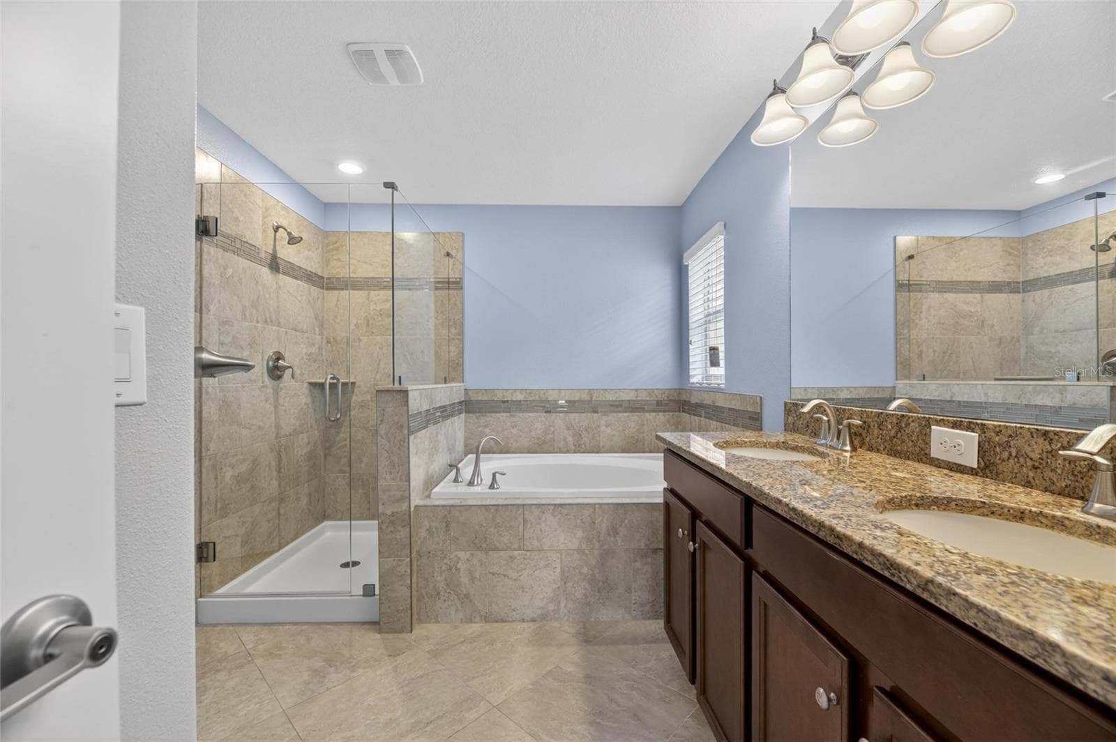 Single Family Residence at 13168 GREEN VIOLET DR, RIVERVIEW, photo 49 of 74