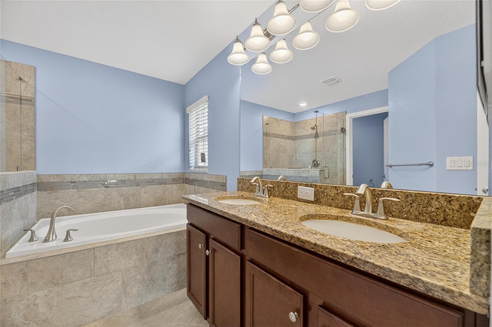 Single Family Residence at 13168 GREEN VIOLET DR, RIVERVIEW, photo 50 of 74