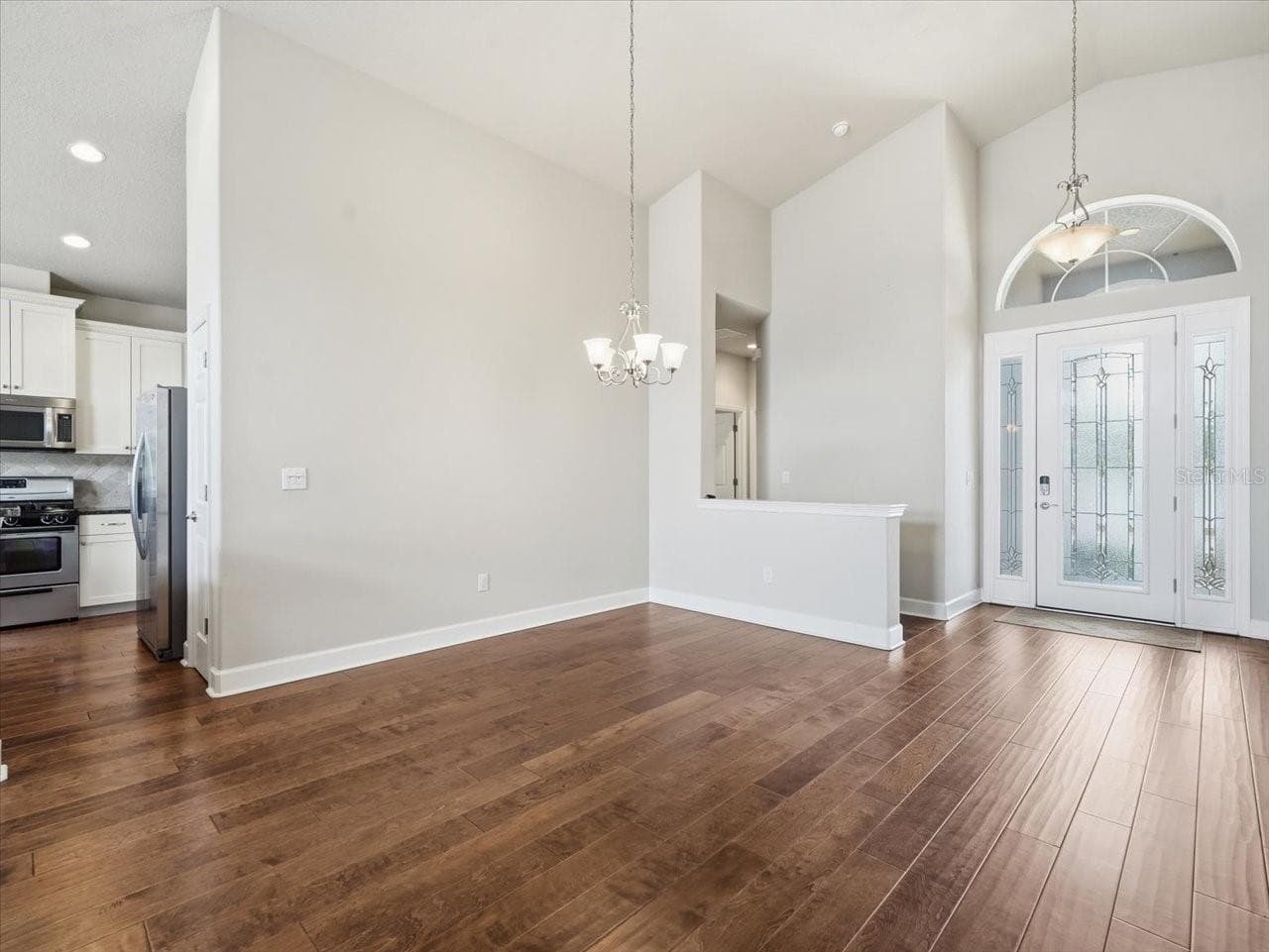 Single Family Residence at 2514 SUMMERDALE CT, CLEARWATER, photo 5 of 65