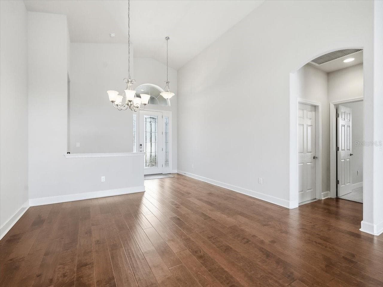 Single Family Residence at 2514 SUMMERDALE CT, CLEARWATER, photo 6 of 65