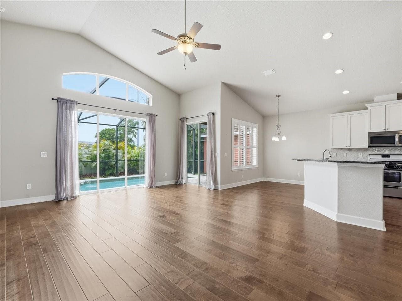 Single Family Residence at 2514 SUMMERDALE CT, CLEARWATER, photo 9 of 65