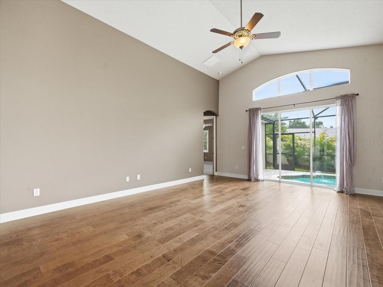 Single Family Residence at 2514 SUMMERDALE CT, CLEARWATER, photo 12 of 65