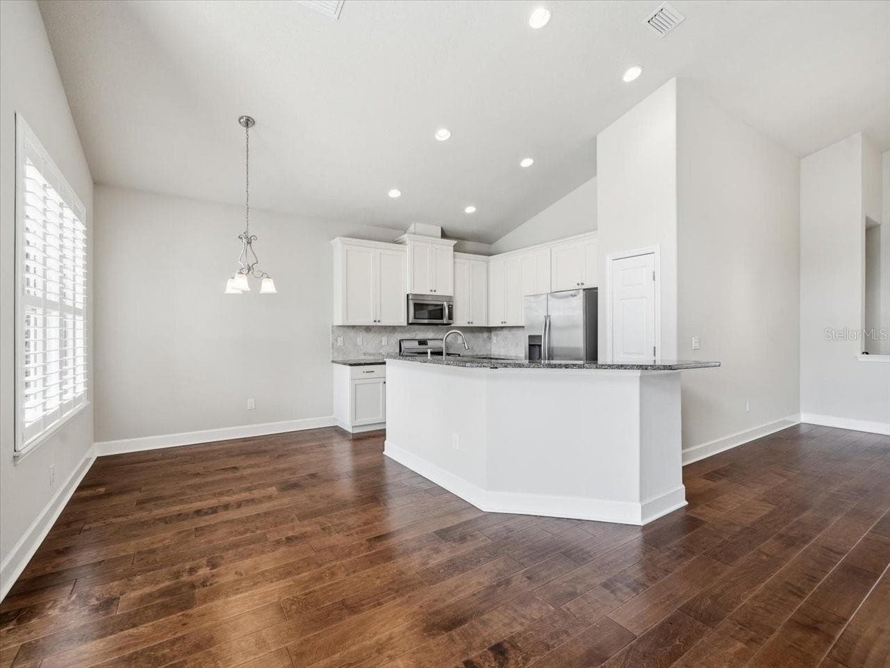 Single Family Residence at 2514 SUMMERDALE CT, CLEARWATER, photo 14 of 65