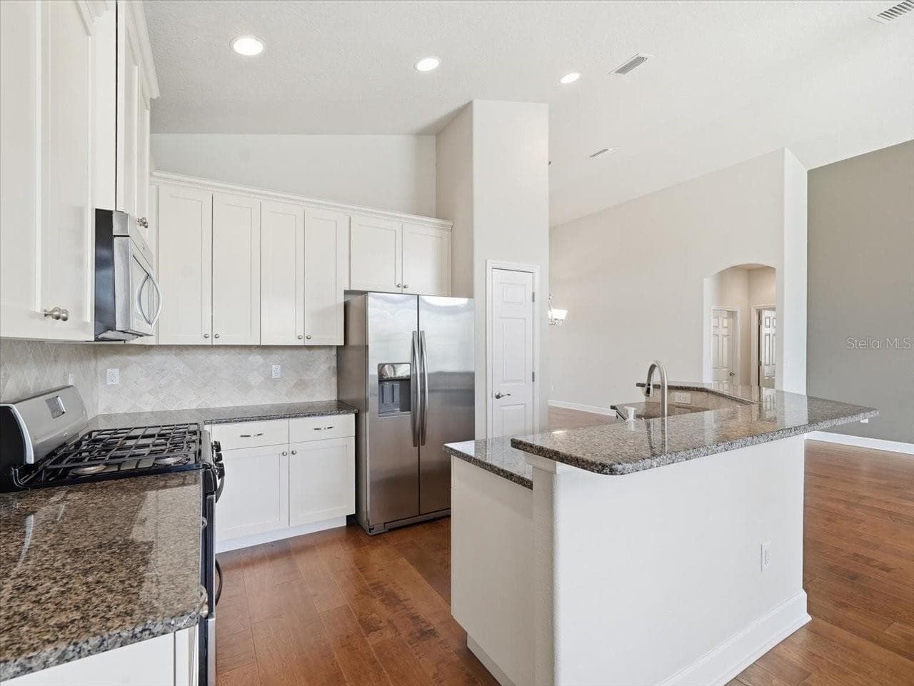 Single Family Residence at 2514 SUMMERDALE CT, CLEARWATER, photo 16 of 65