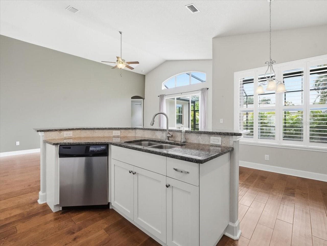 Single Family Residence at 2514 SUMMERDALE CT, CLEARWATER, photo 18 of 65