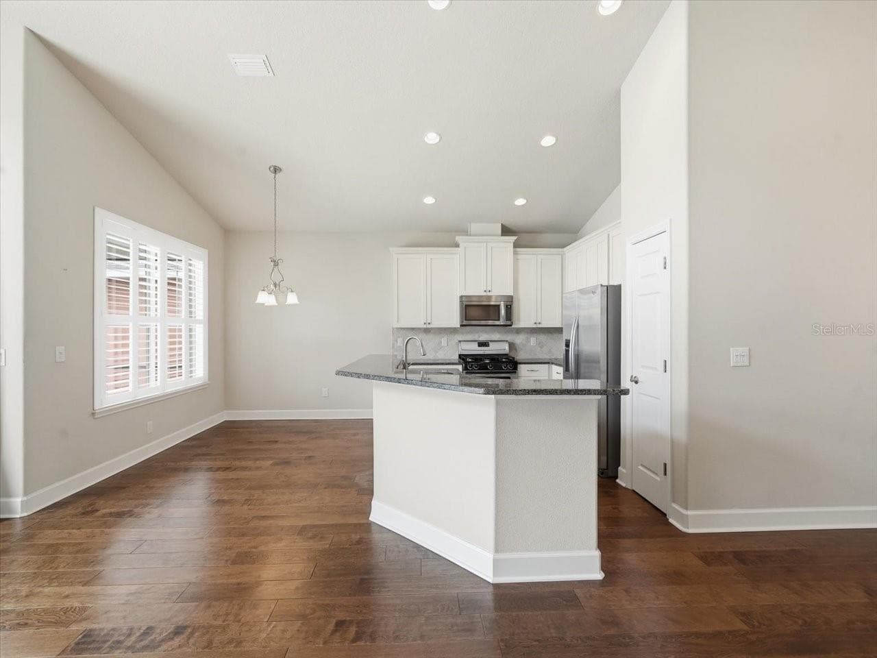 Single Family Residence at 2514 SUMMERDALE CT, CLEARWATER, photo 19 of 65