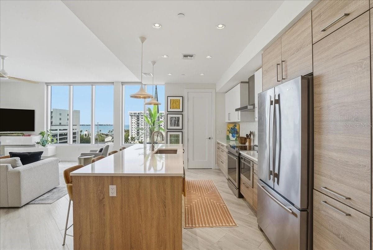 Condominium at 111 S PINEAPPLE AVE #714, SARASOTA, photo 12 of 95