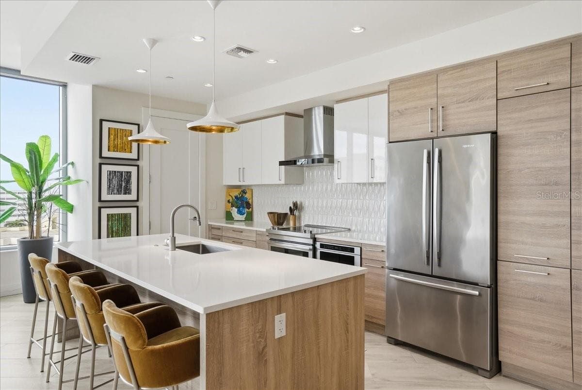 Condominium at 111 S PINEAPPLE AVE #714, SARASOTA, photo 13 of 95
