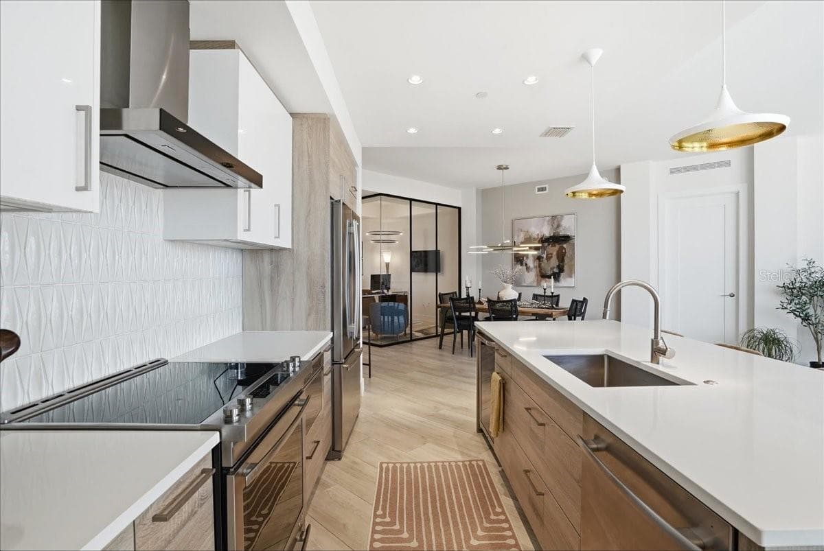 Condominium at 111 S PINEAPPLE AVE #714, SARASOTA, photo 17 of 95