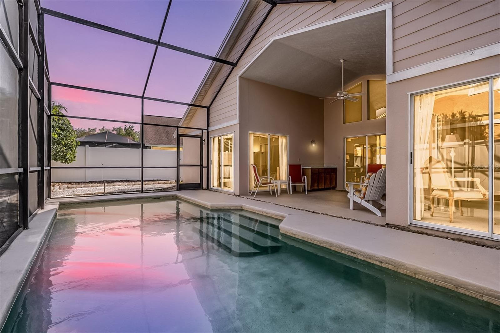 Pool and covered area - 9008 QUAIL CREEK DR, TAMPA