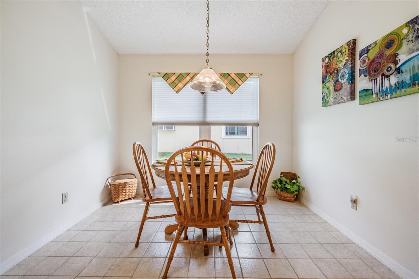Dinette area in the Kitchen - 9008 QUAIL CREEK DR, TAMPA