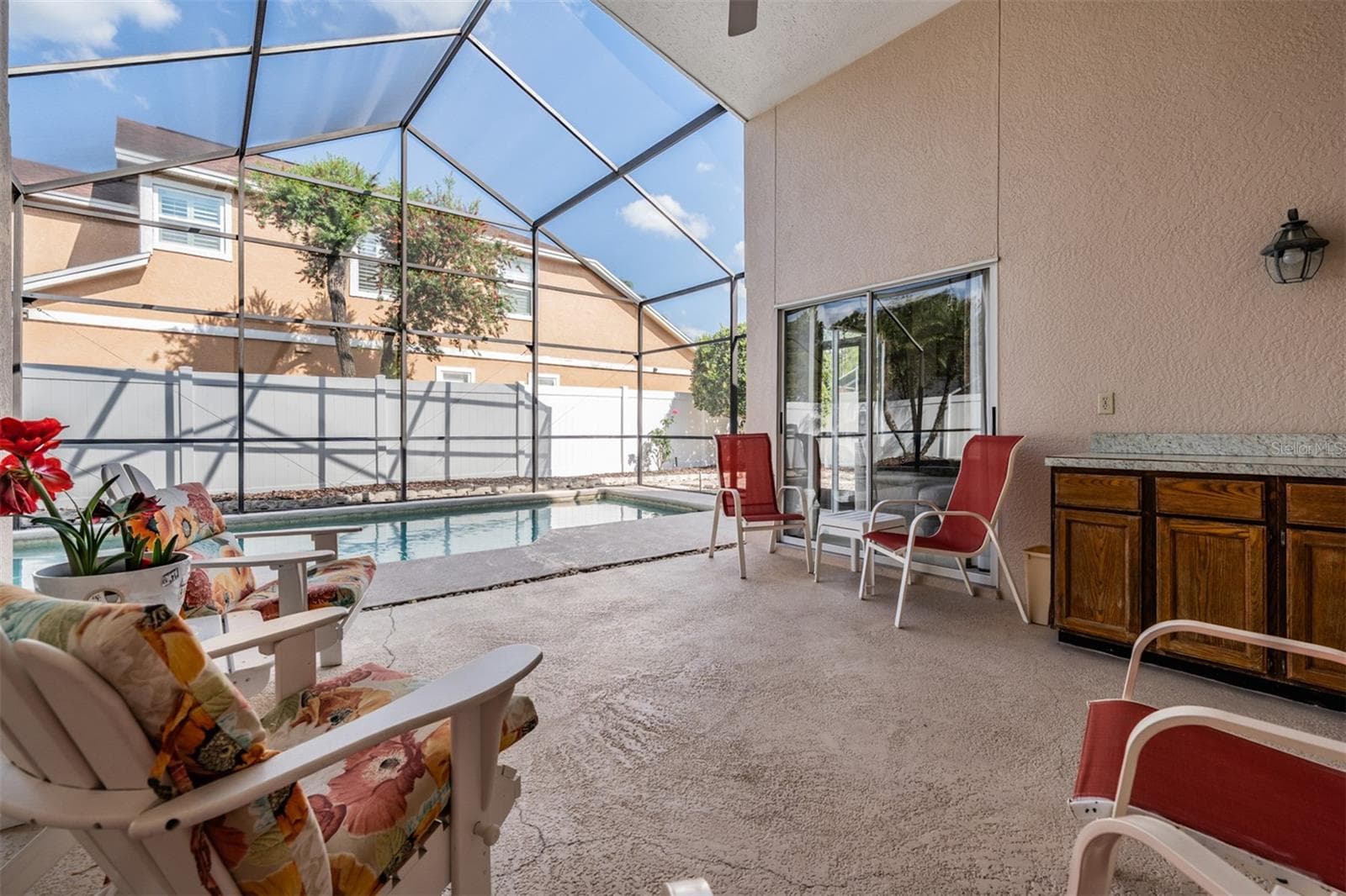 Covered area by the pool - 9008 QUAIL CREEK DR, TAMPA