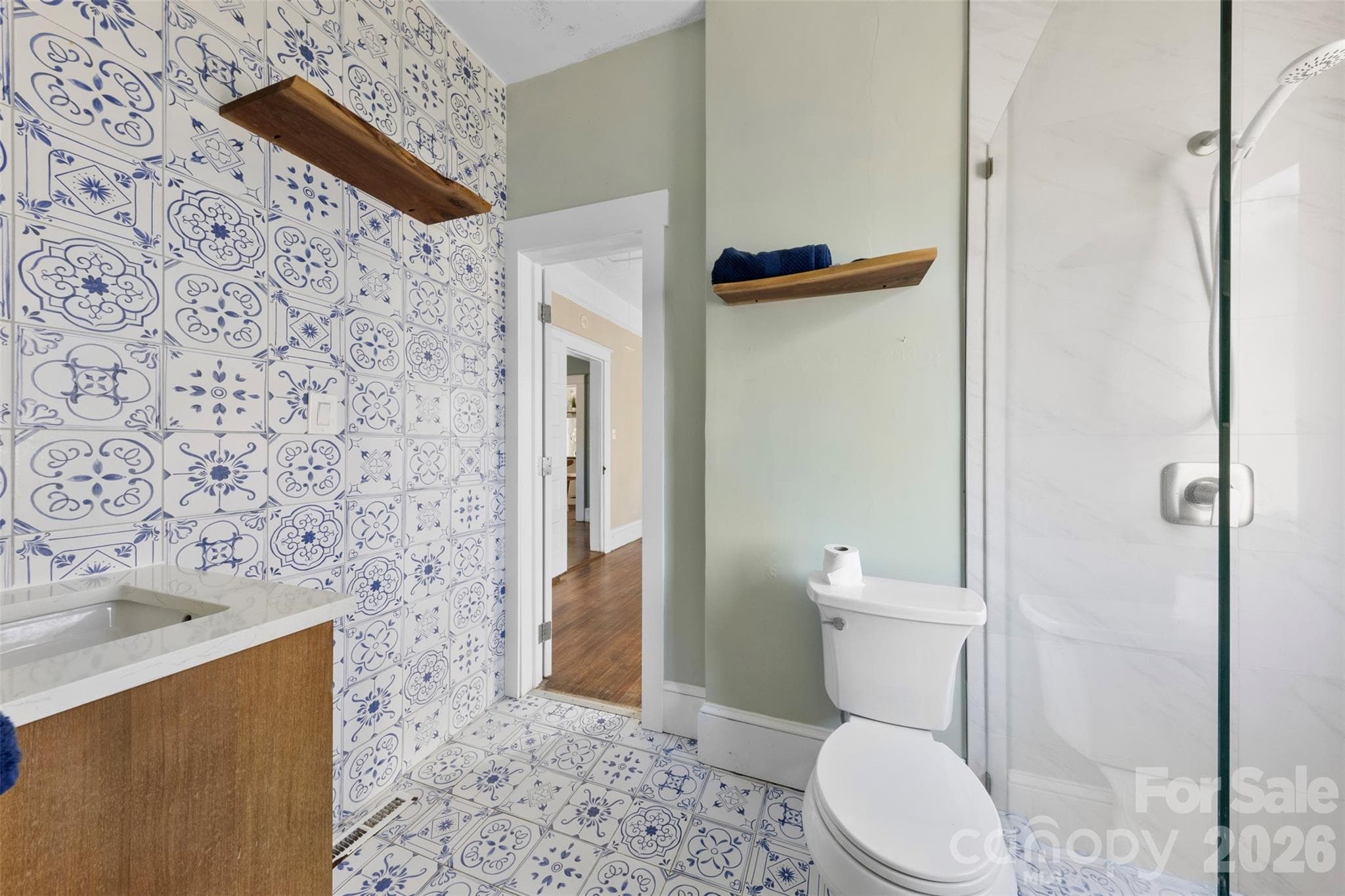Adjoining Bathroom - 604 Pearl Avenue, Kannapolis