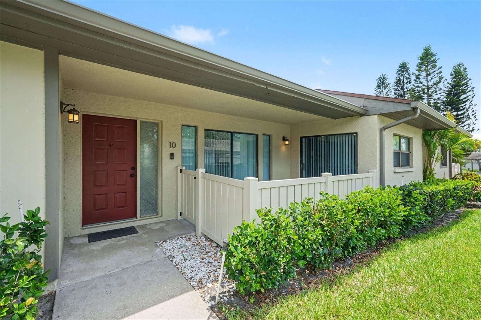 Villa at 10 LESLEY LN, OLDSMAR, photo 2 of 45