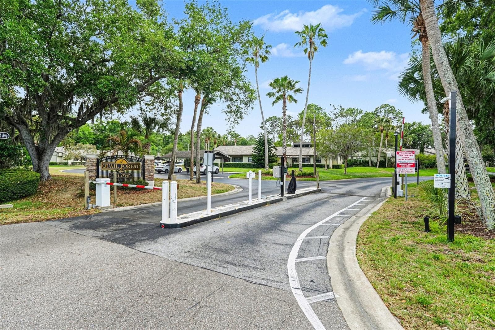 Villa at 10 LESLEY LN, OLDSMAR, photo 35 of 45