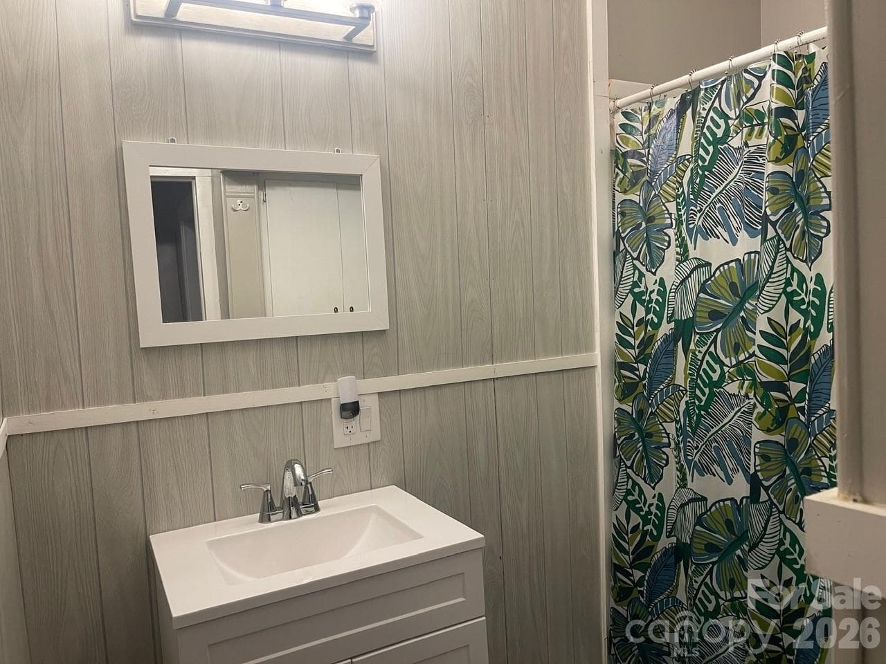 Full Bath - 119 Pine Street, Badin
