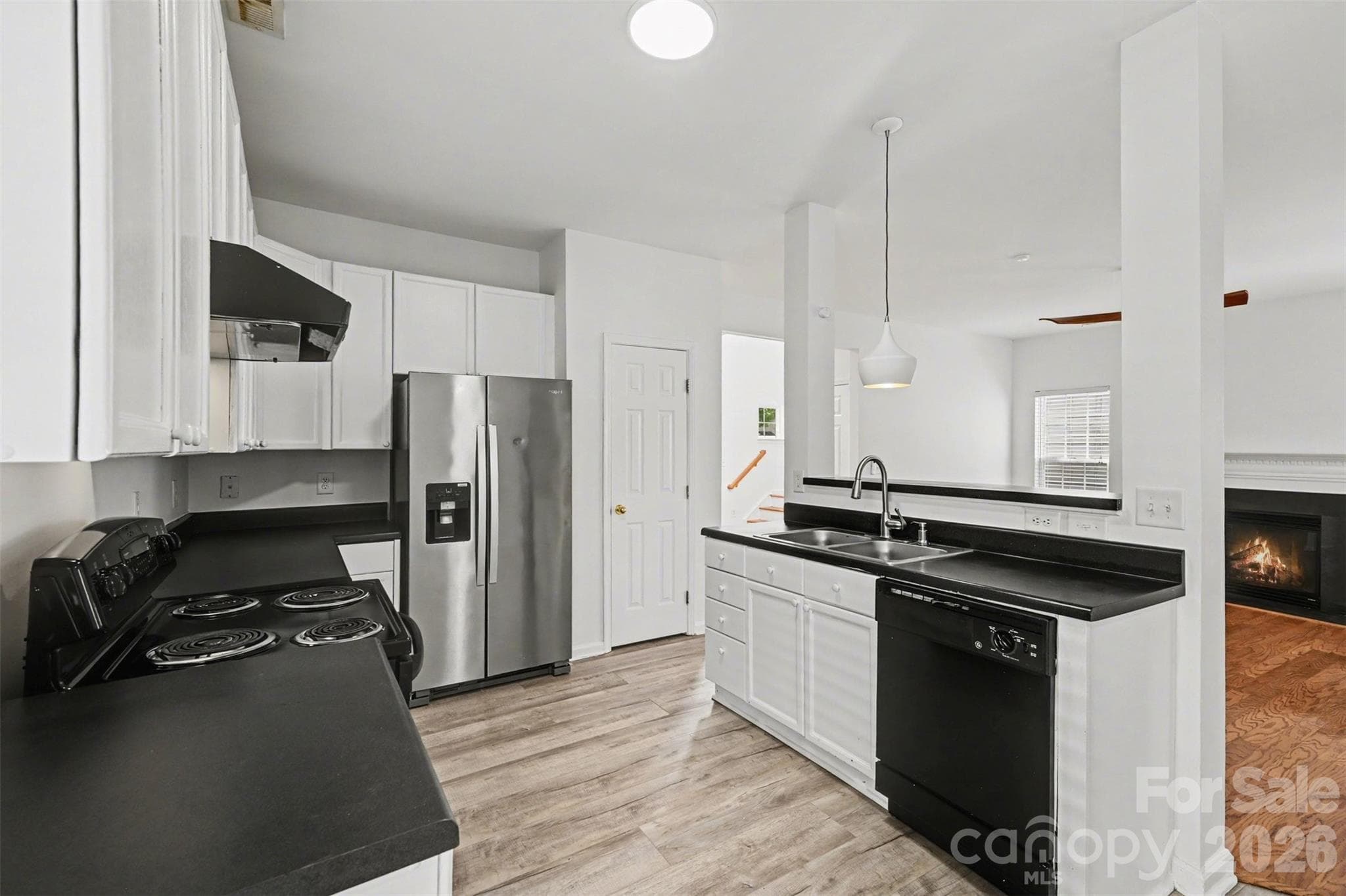Single Family Residence at 5041 Prosperity Ridge Road, Charlotte, photo 5 of 30