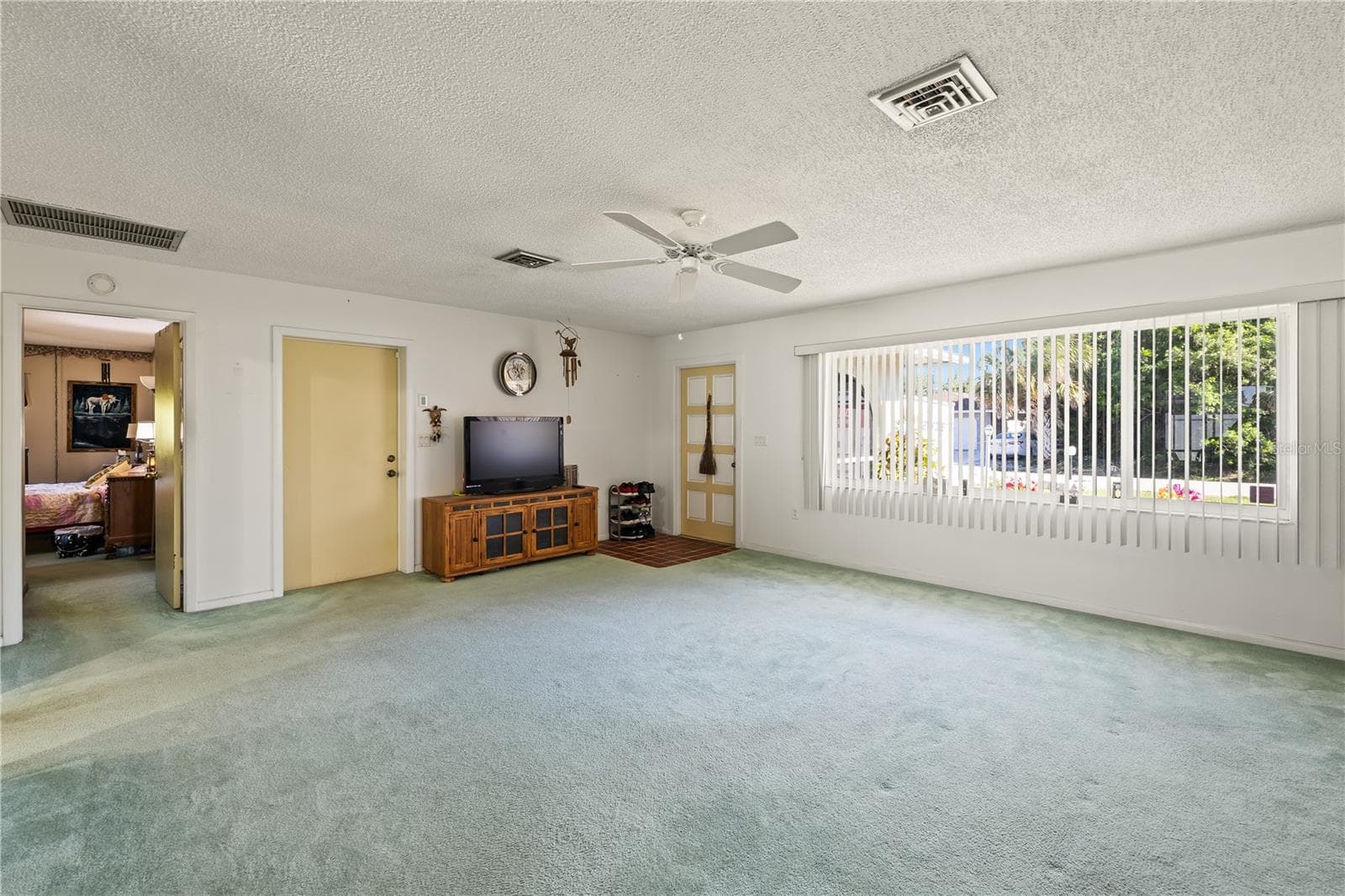 Single Family Residence at 22158 RIVERHEAD AVE, PORT CHARLOTTE, photo 5 of 19