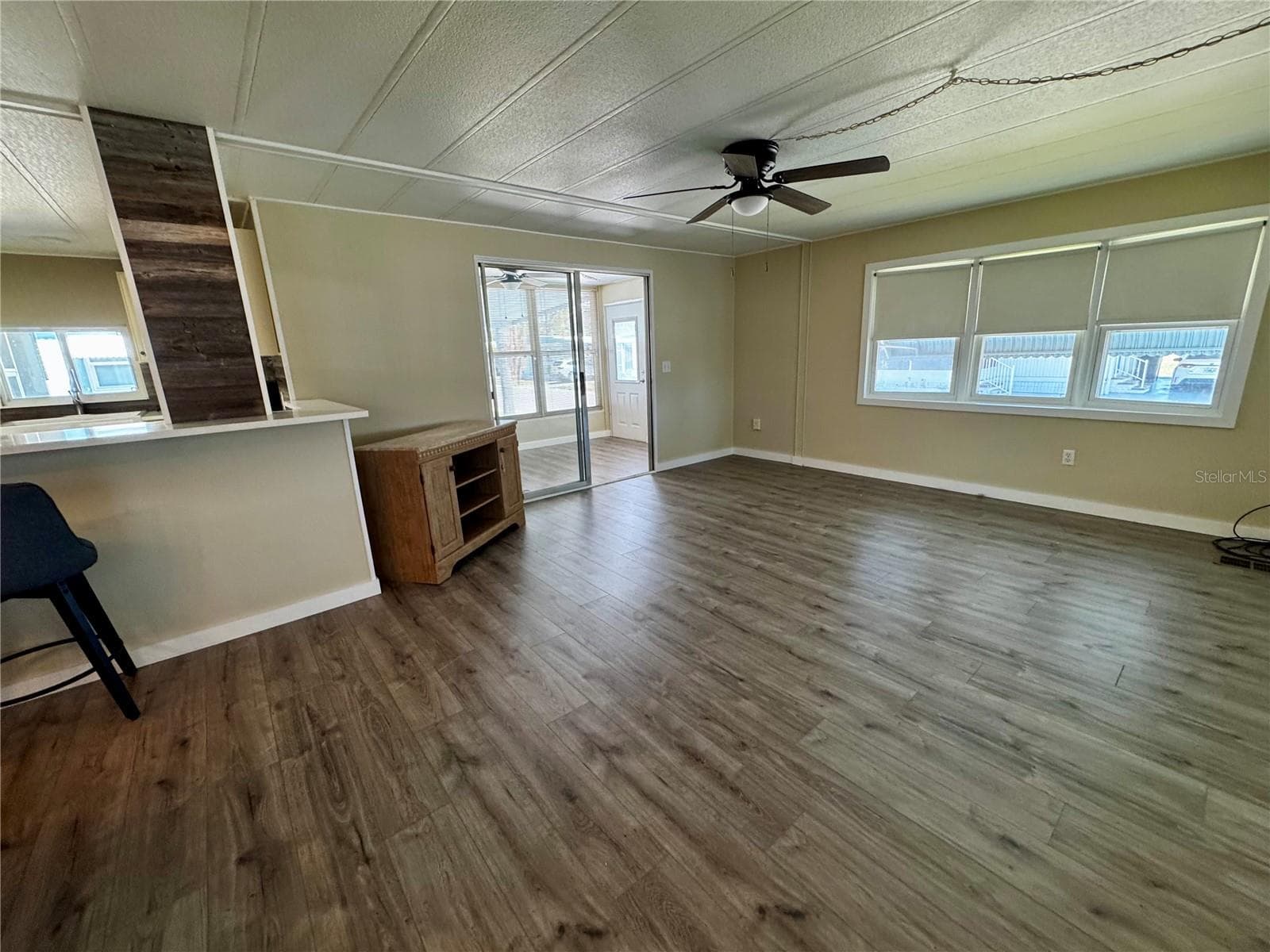Family room - 5619 BAYSHORE RD #120, PALMETTO