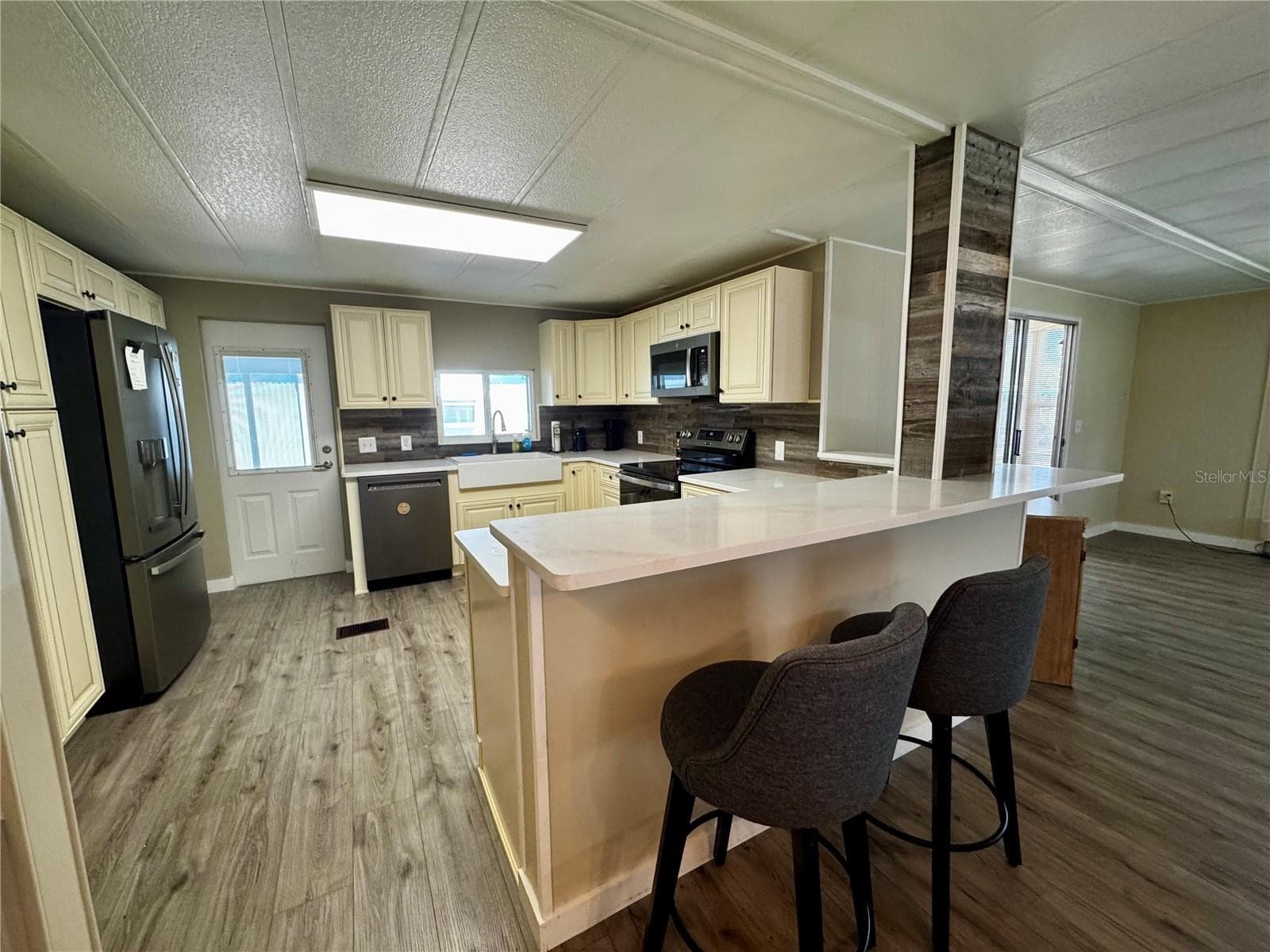 Breakfast bar - 5619 BAYSHORE RD #120, PALMETTO