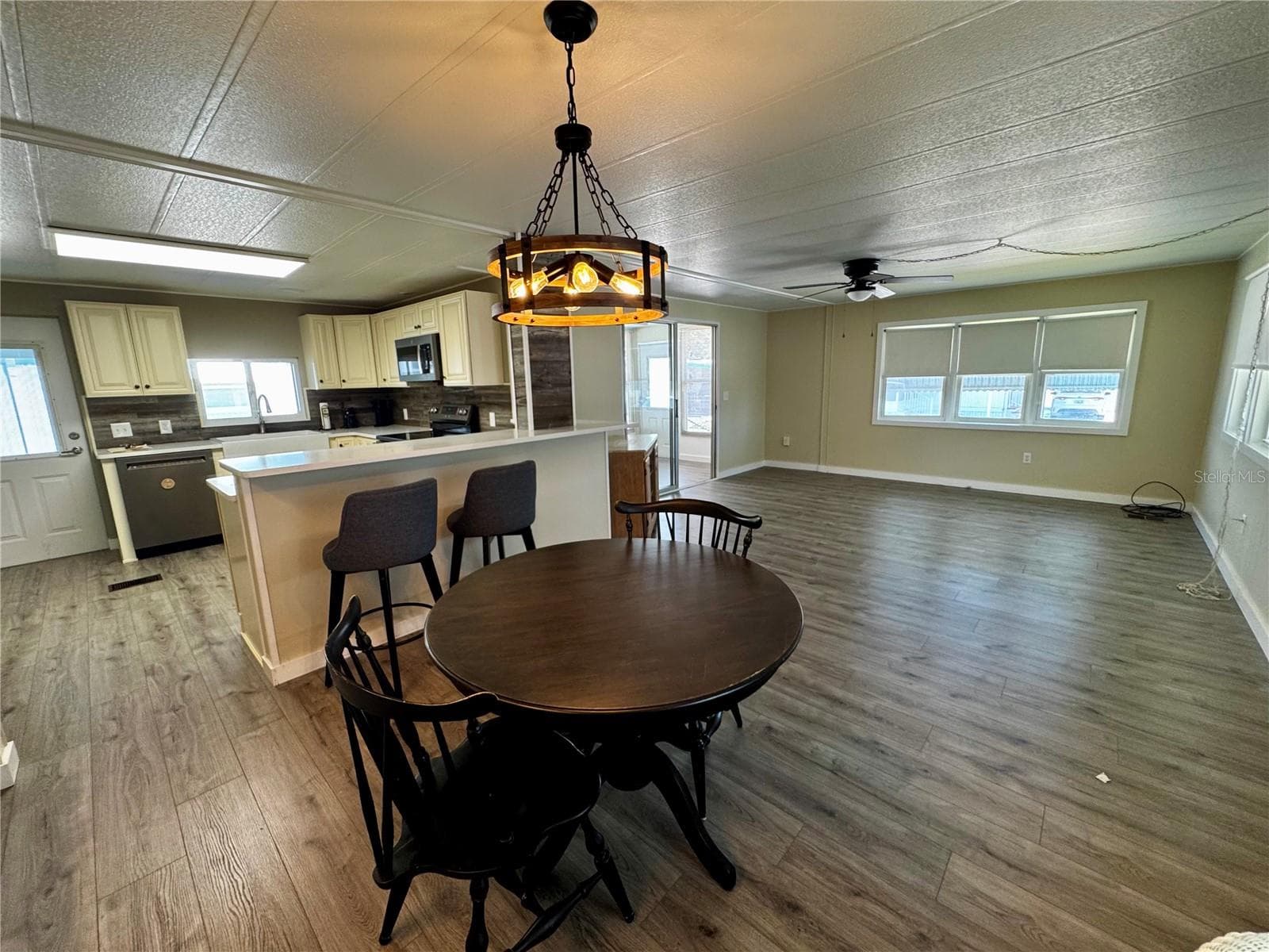 Dining/family room - 5619 BAYSHORE RD #120, PALMETTO