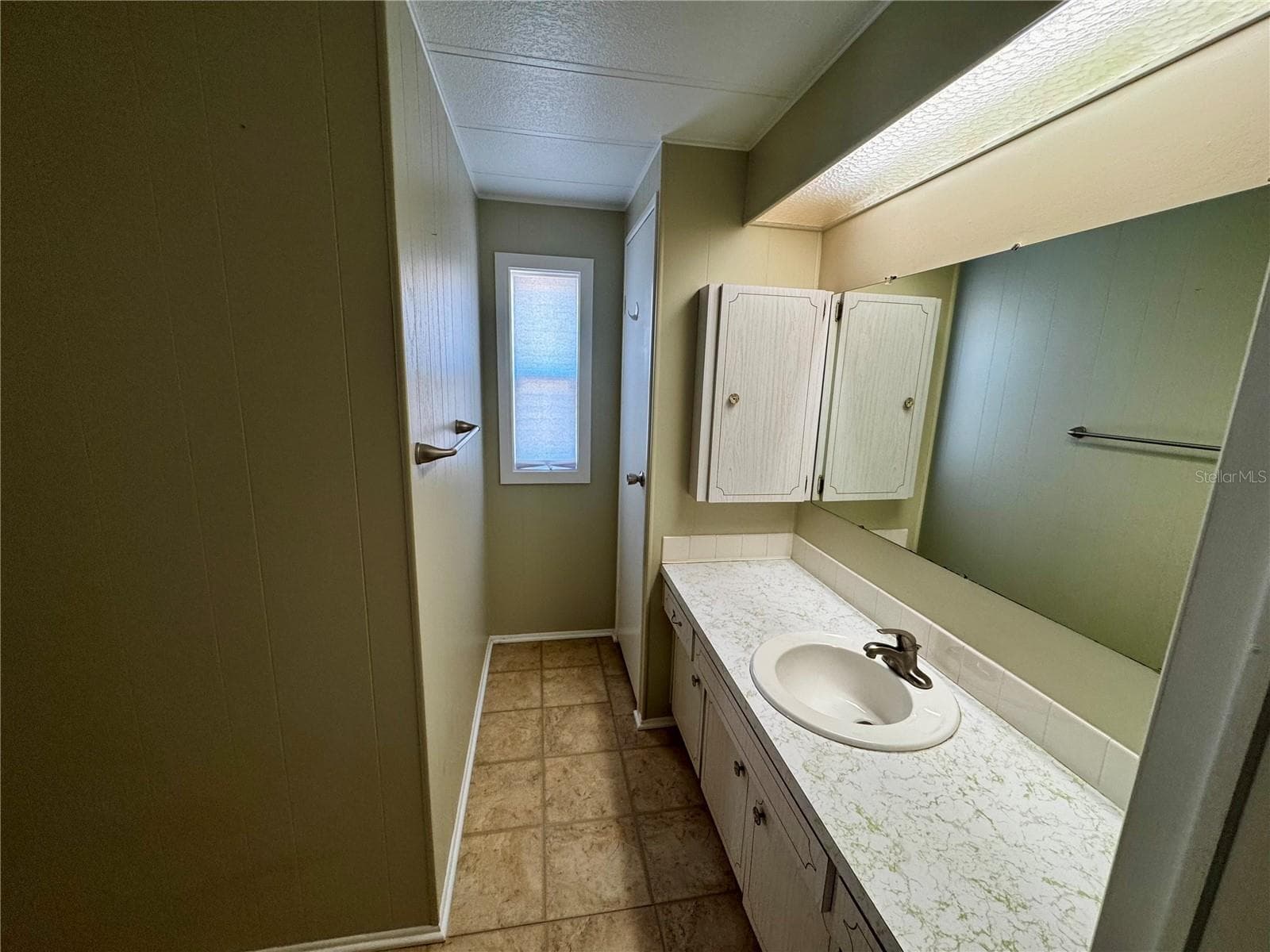 Primary bathroom - 5619 BAYSHORE RD #120, PALMETTO